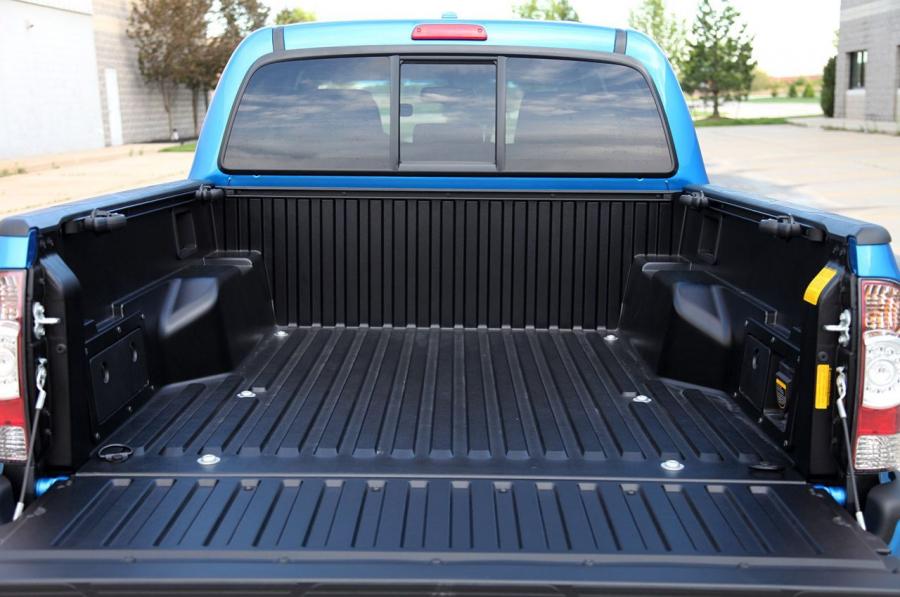  Toyota Tacoma 4x2 PreRunner 2010 года  (фото 32 из 46)